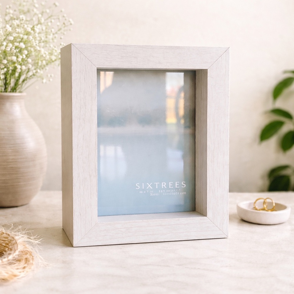 5x7 Photo Frame — Color: White wood — Sixtrees — NWT